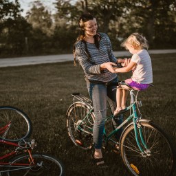 Why hire a holiday nanny?